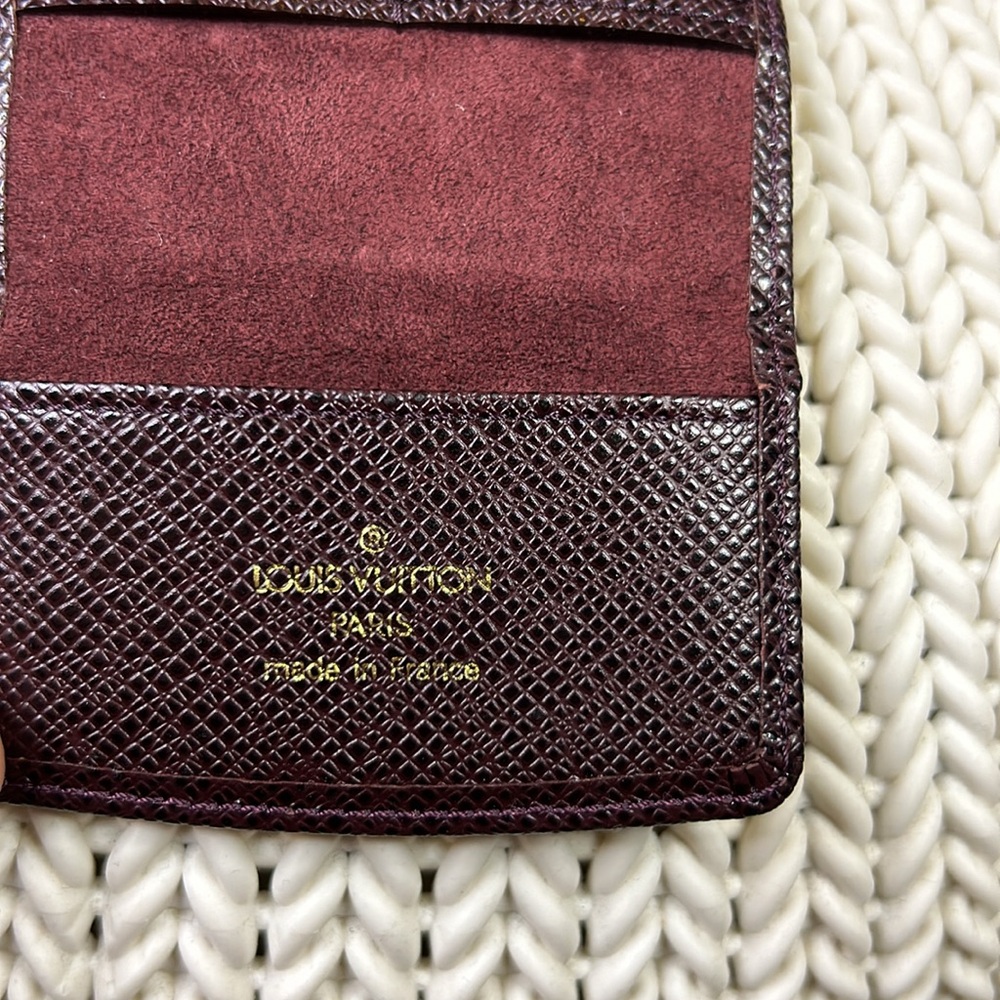 Louis Vuitton Taiga Leather Cufflinks Case - Picture 6 of 9